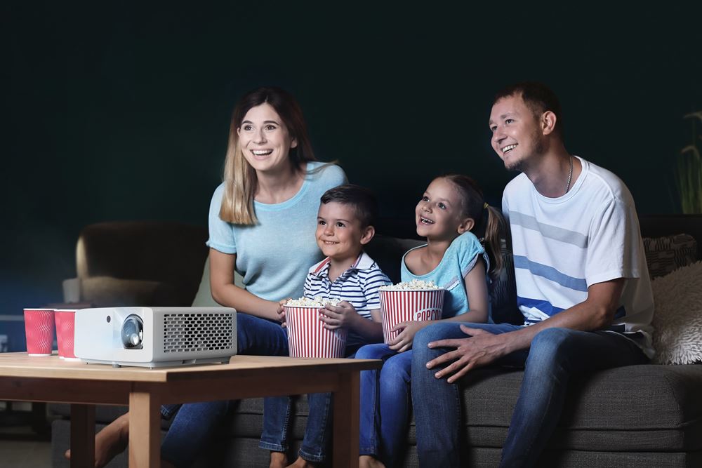 GT2000HDR - Videoproiettore laser Full HD ottica corta per Home Entertainment