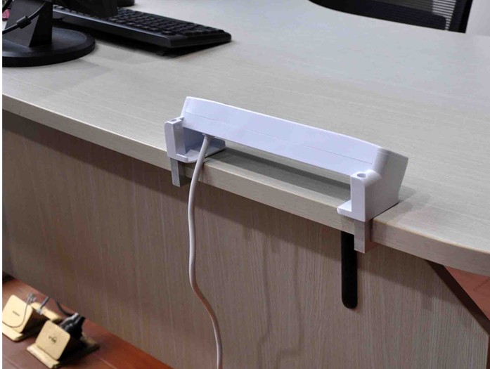 MK2608 - Multipresa bianca da scrivania con interruttore, 3 posizioni schuko bipasso + 2 USB-C fast charge e 1 USB-A, spina 90° 16A 2P+T, cavo 1,8mt