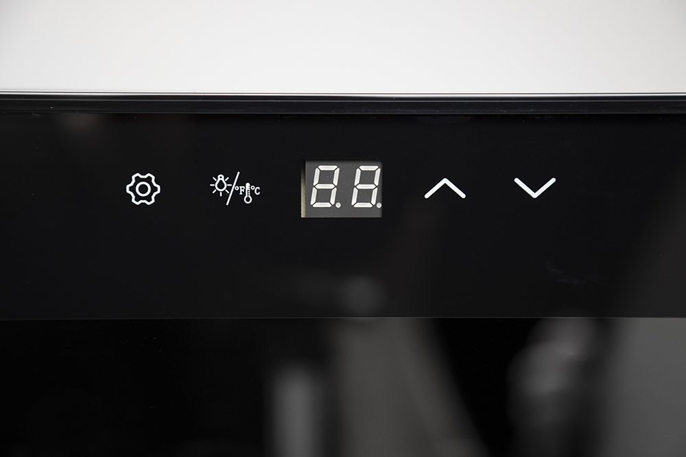 Cantinetta VERMENTINO 18 C - 18 bottiglie con compressore