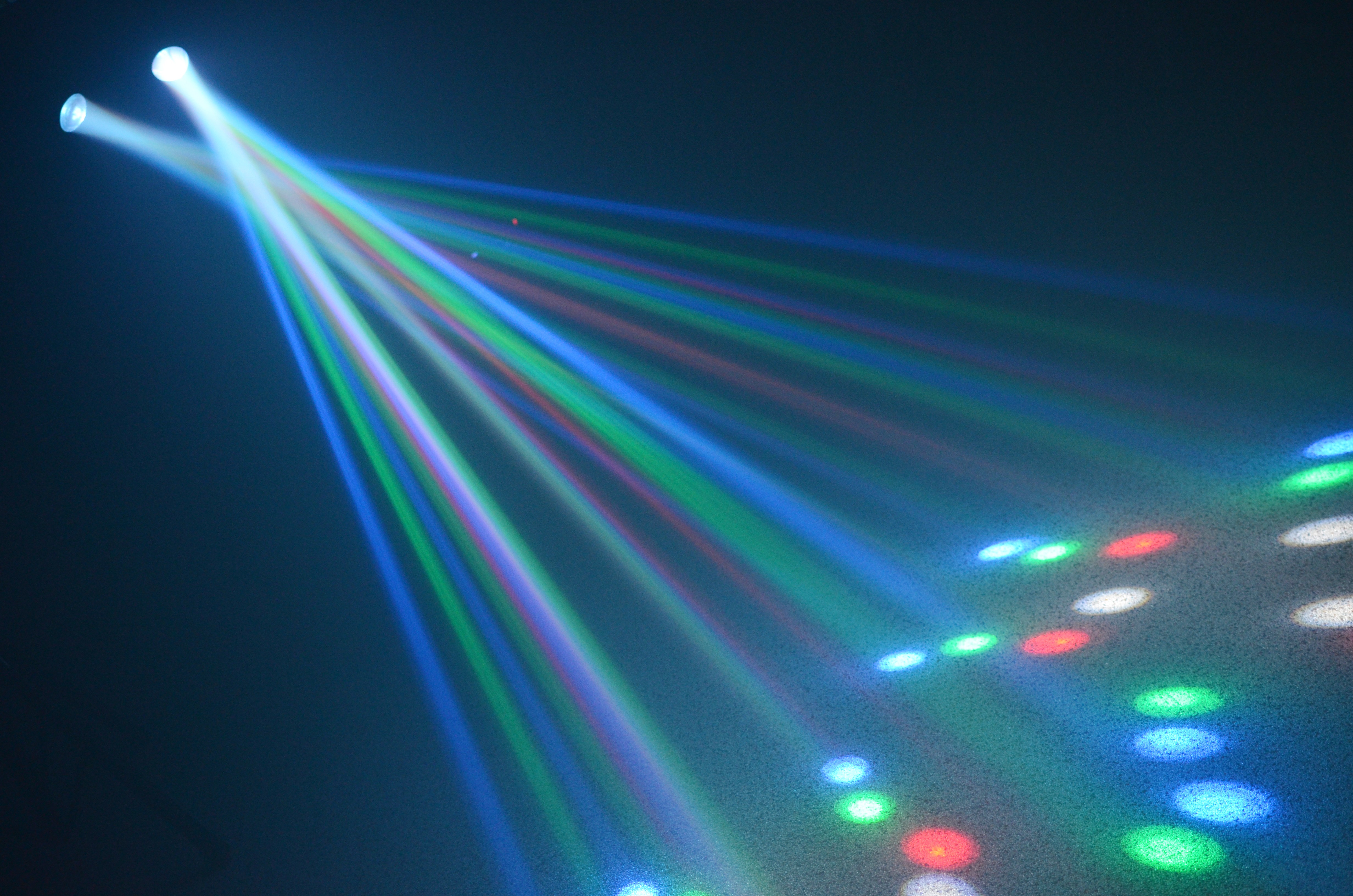 LIGHT2 Set 2 luci LED RGBW con supporto a T